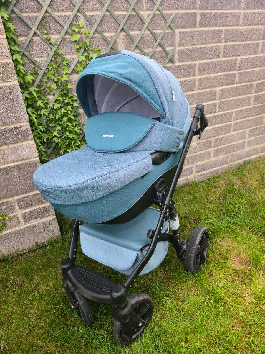 Baby buggy - Image 1