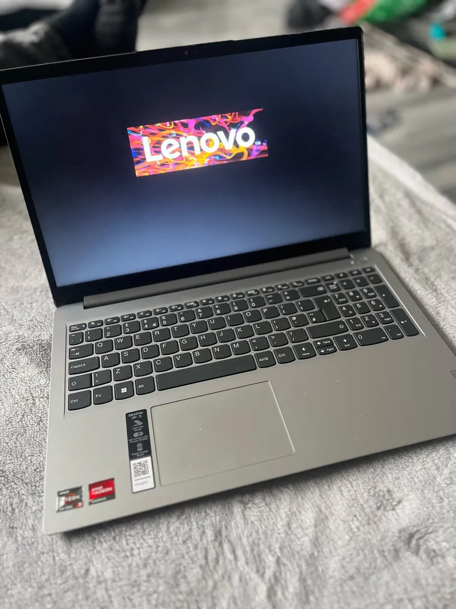 Lenovo ideapad 15,7 - Image 2