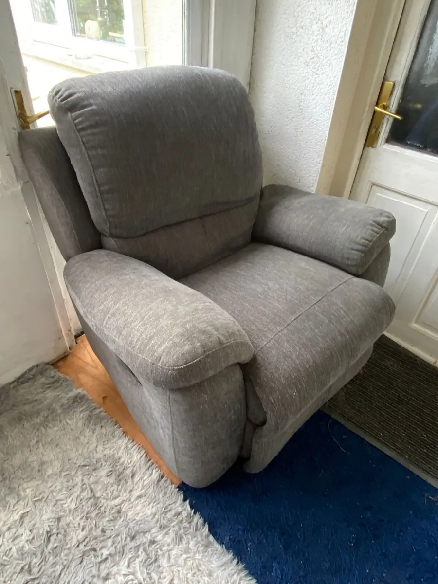 Recliner - Image 2