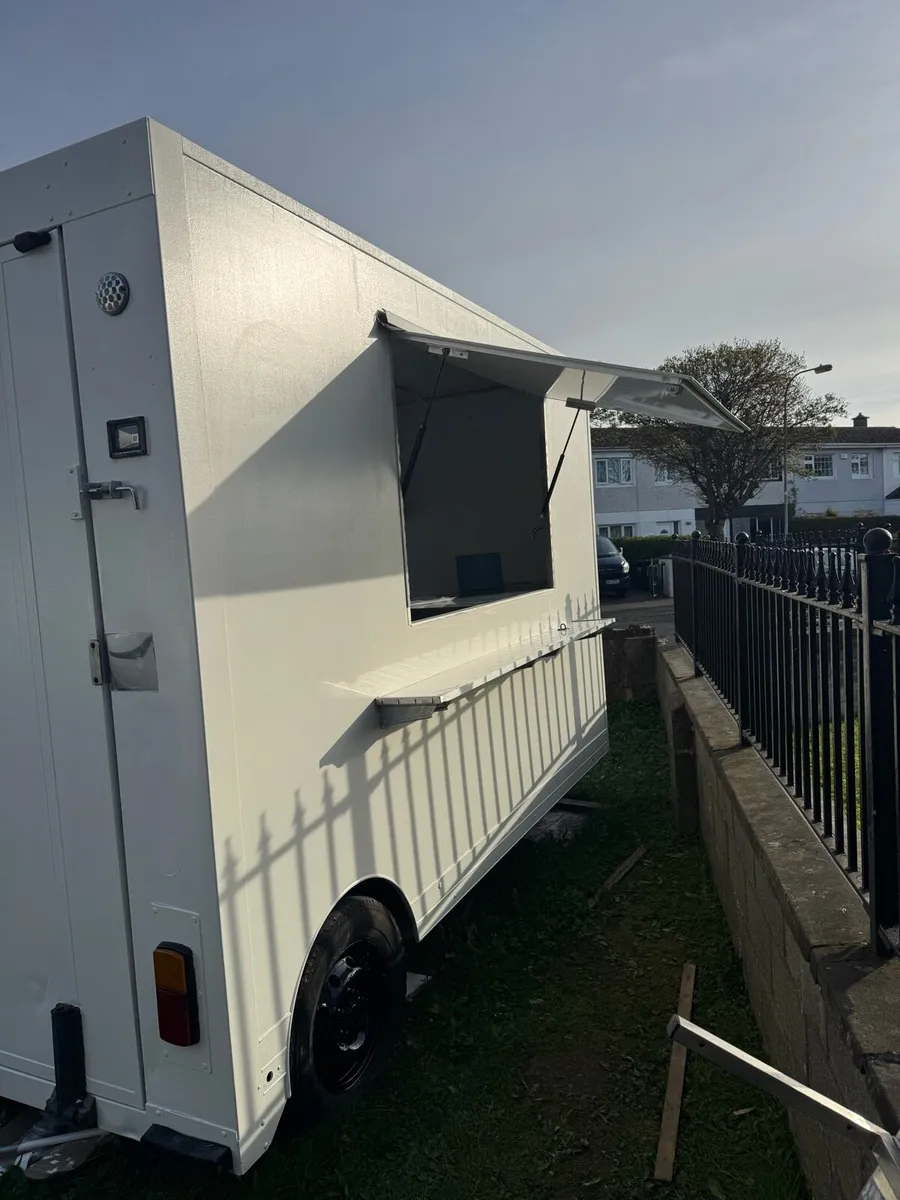 Food trailer - Image 2