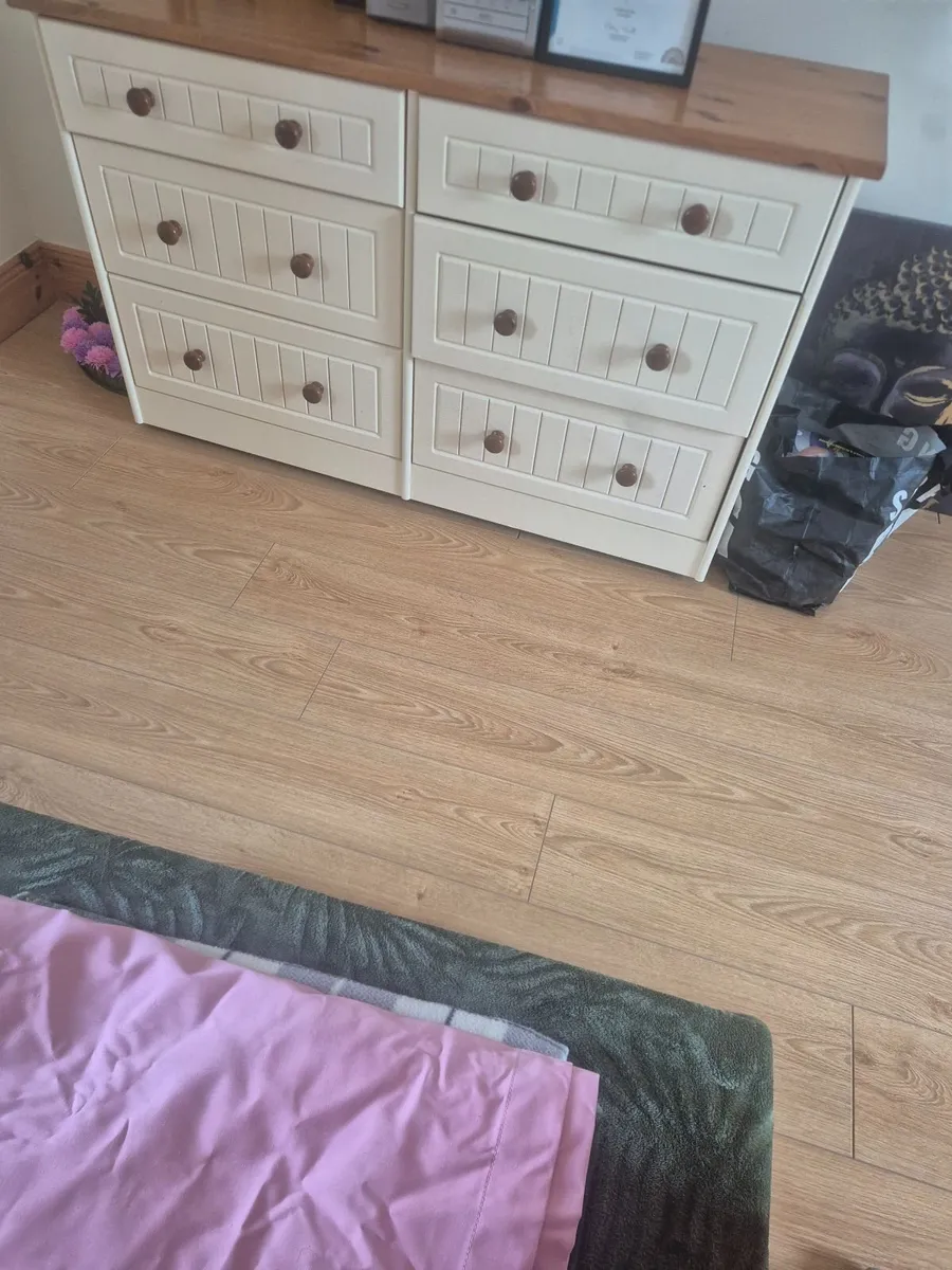 Bedroom furniture - Image 4