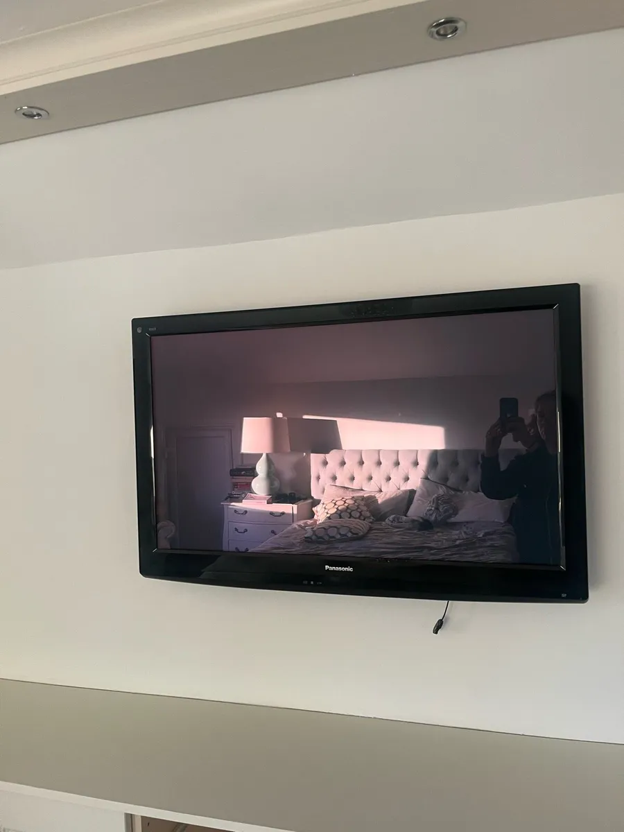 TV - Image 2