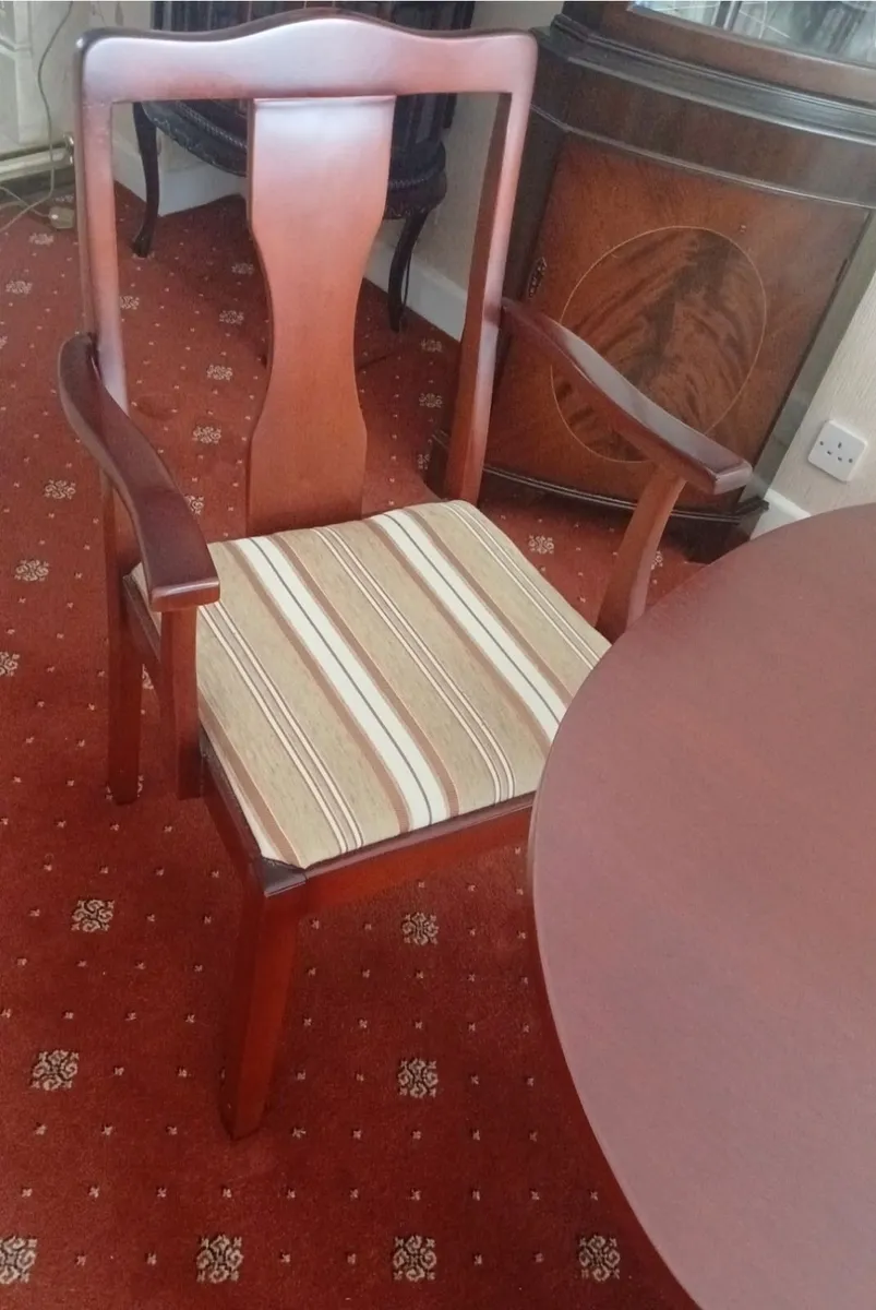 Mhogany table with 6 upholstered chairs - Image 2