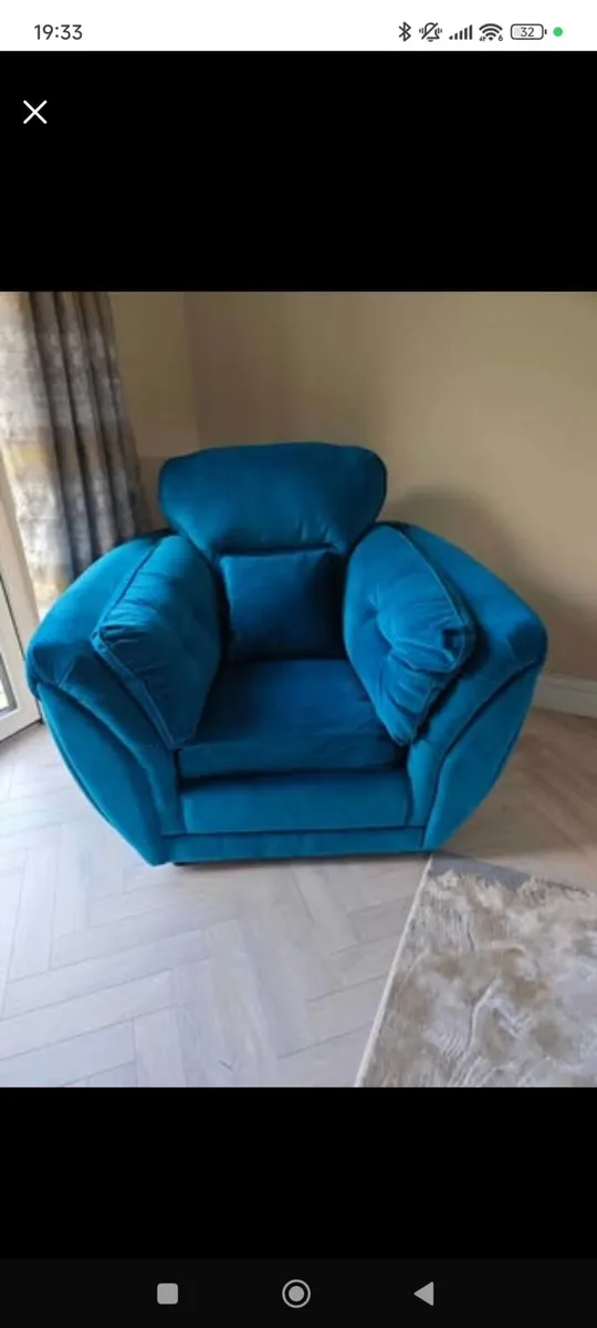 Couch snuggle with Armchair - Image 4