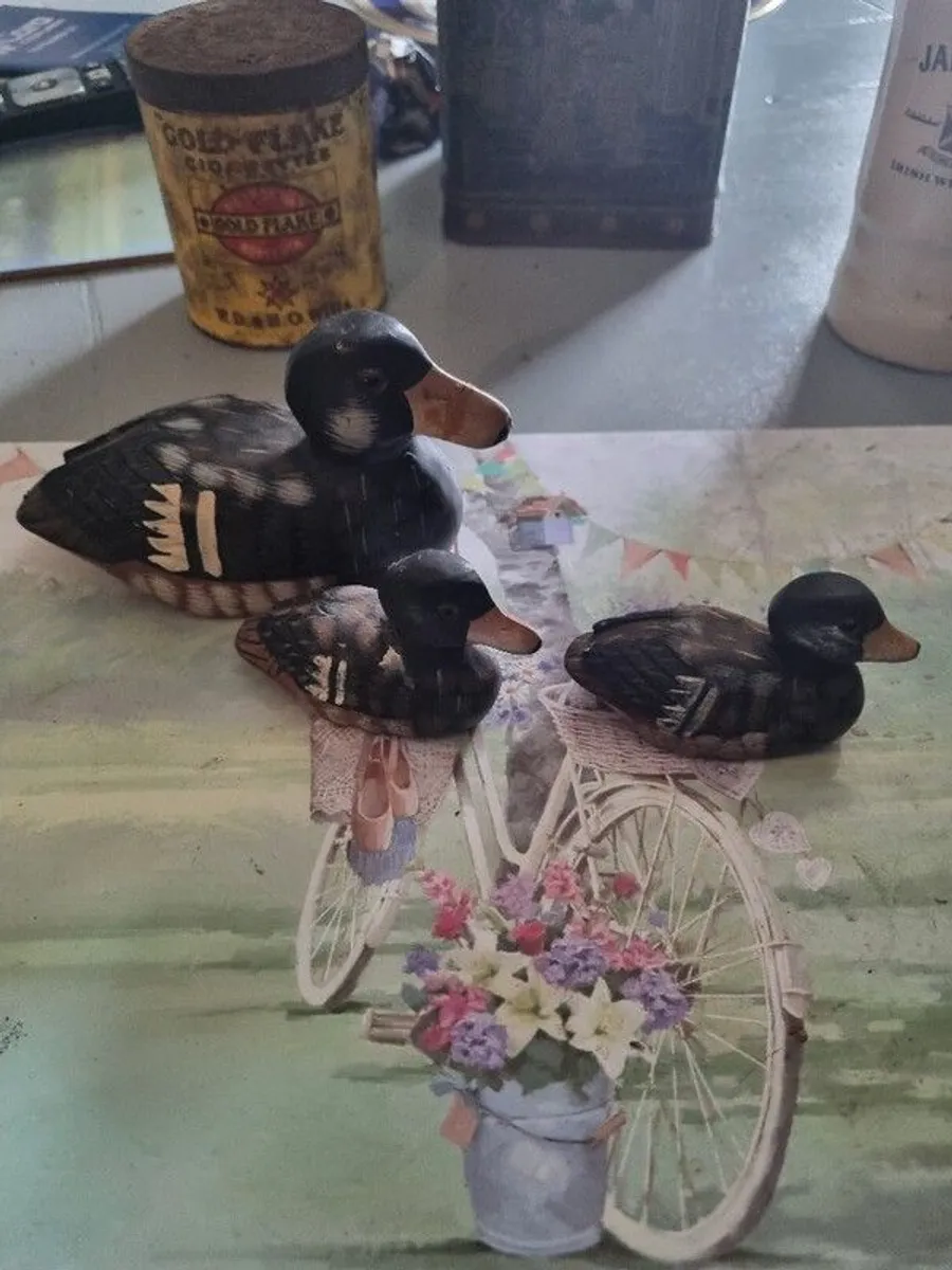Vintage pieces. Prices to sell and discount on multiple buys. Look at my other ads. Thanks - Image 3