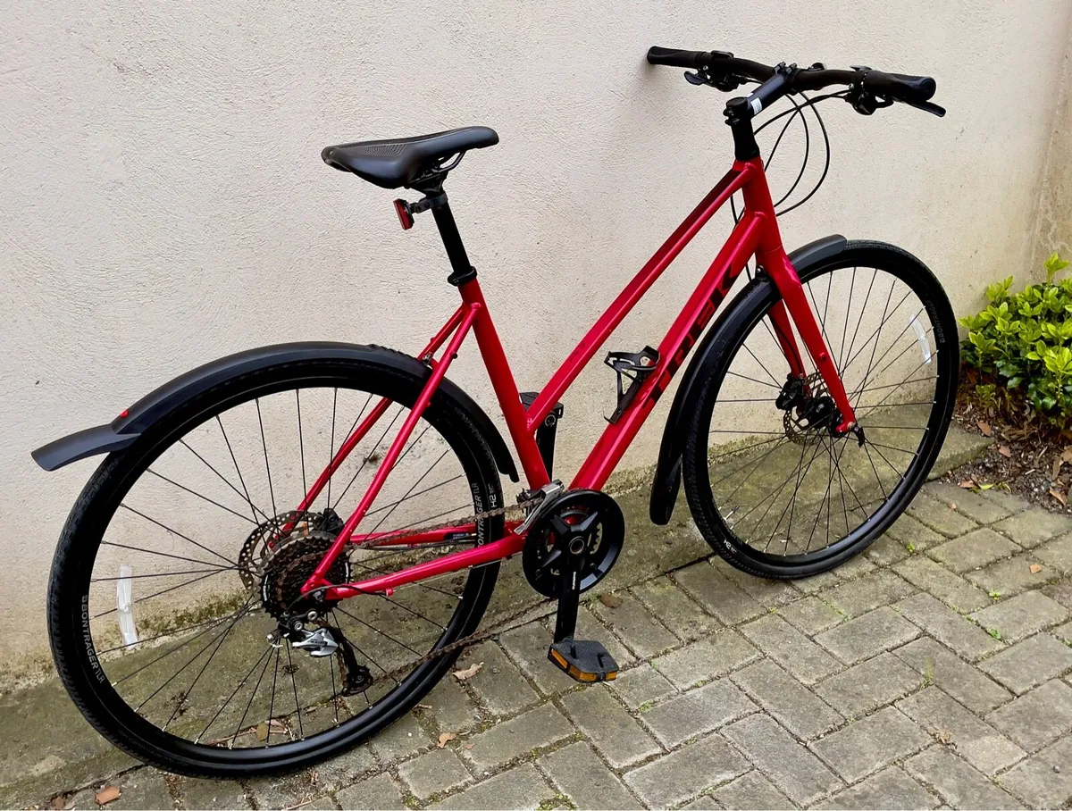 Trek FX3 hybrid bike - Size L -Excellent Condition - Image 3