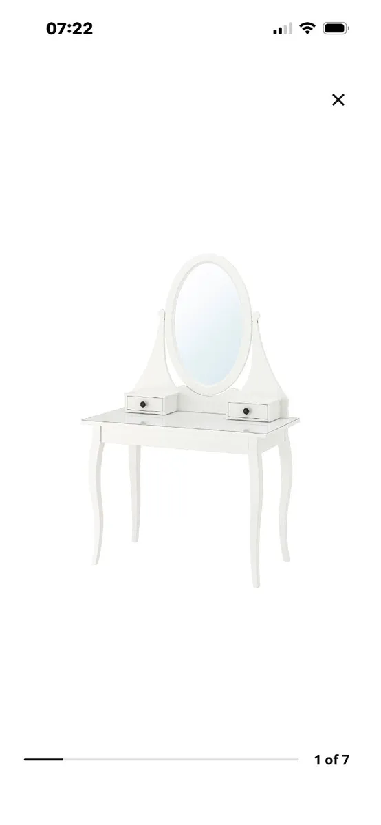 Bed and vanity table - Image 1