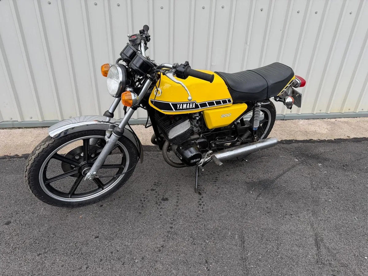 1981 Yamaha  RD 200 - Image 1