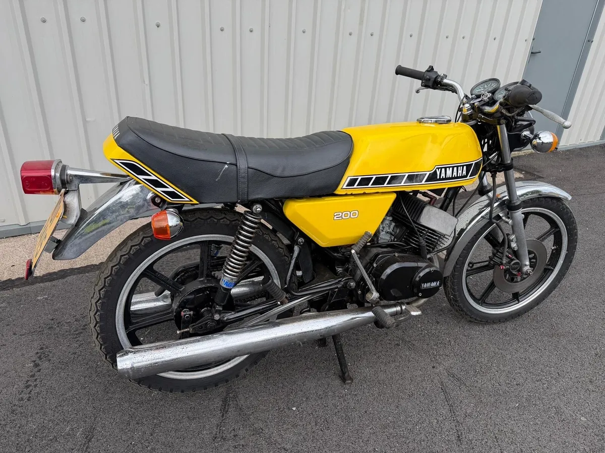 1981 Yamaha  RD 200 - Image 4