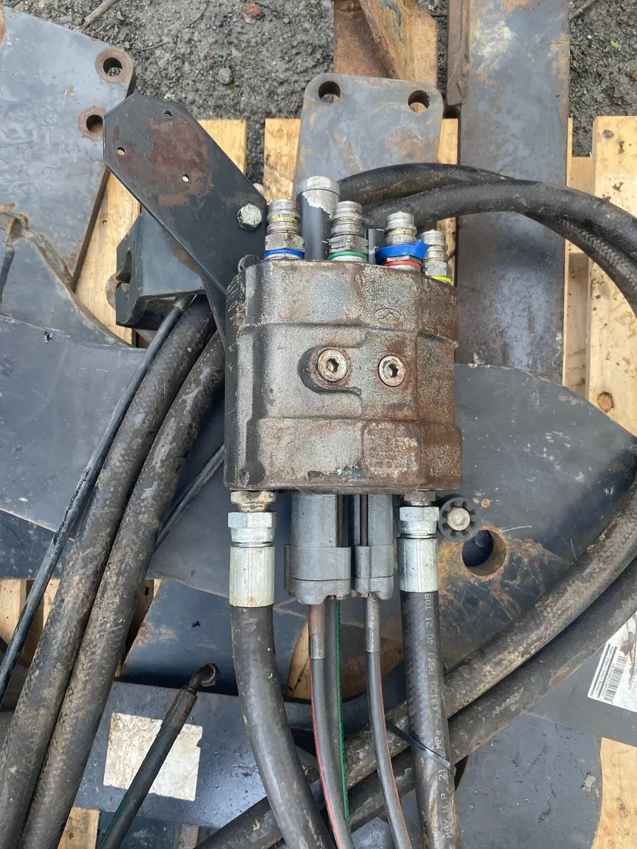 Tm Quickie loader brackets - Image 3