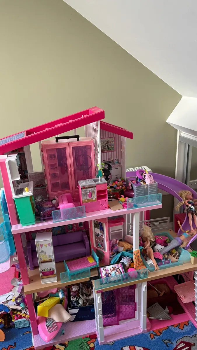 Barbie dreamhouse