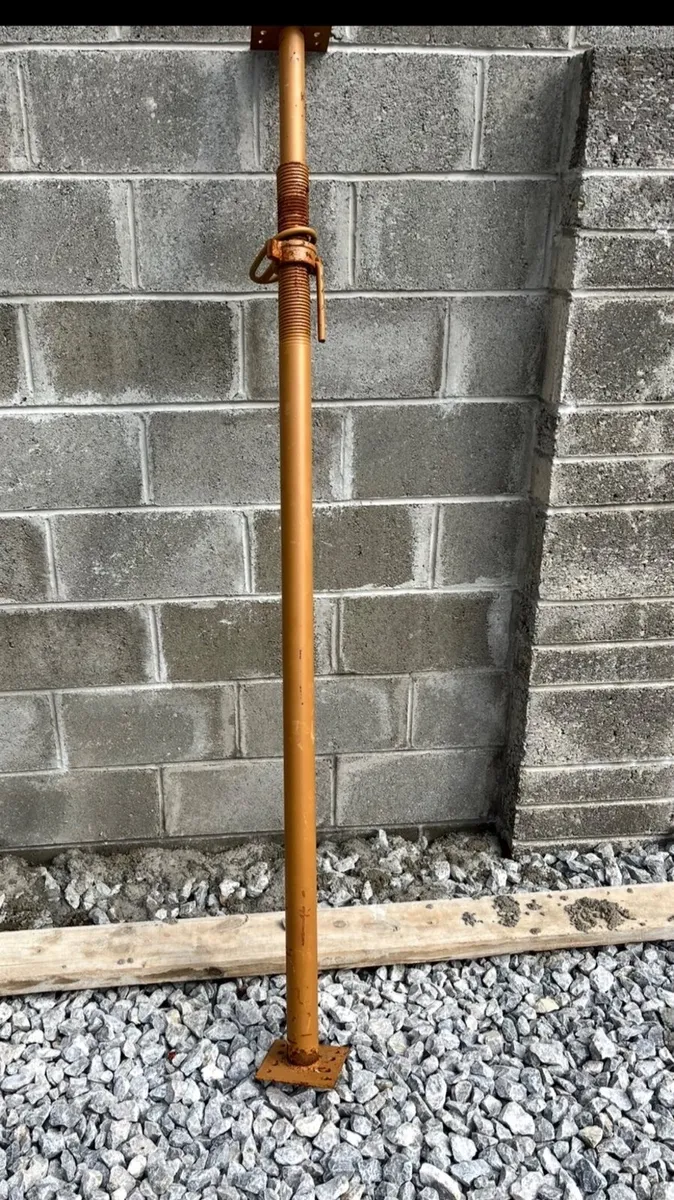 28x Job Lot Acrows Props
