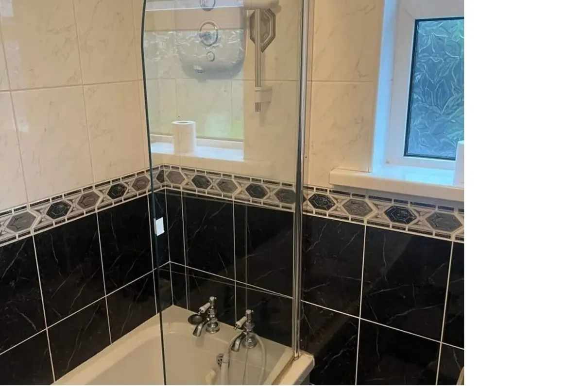 Bath shower screen - Image 1