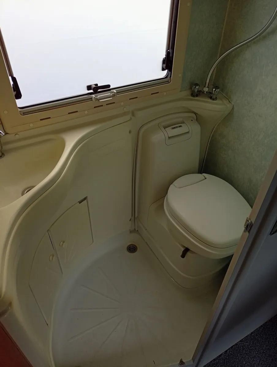 Camper van - Image 3