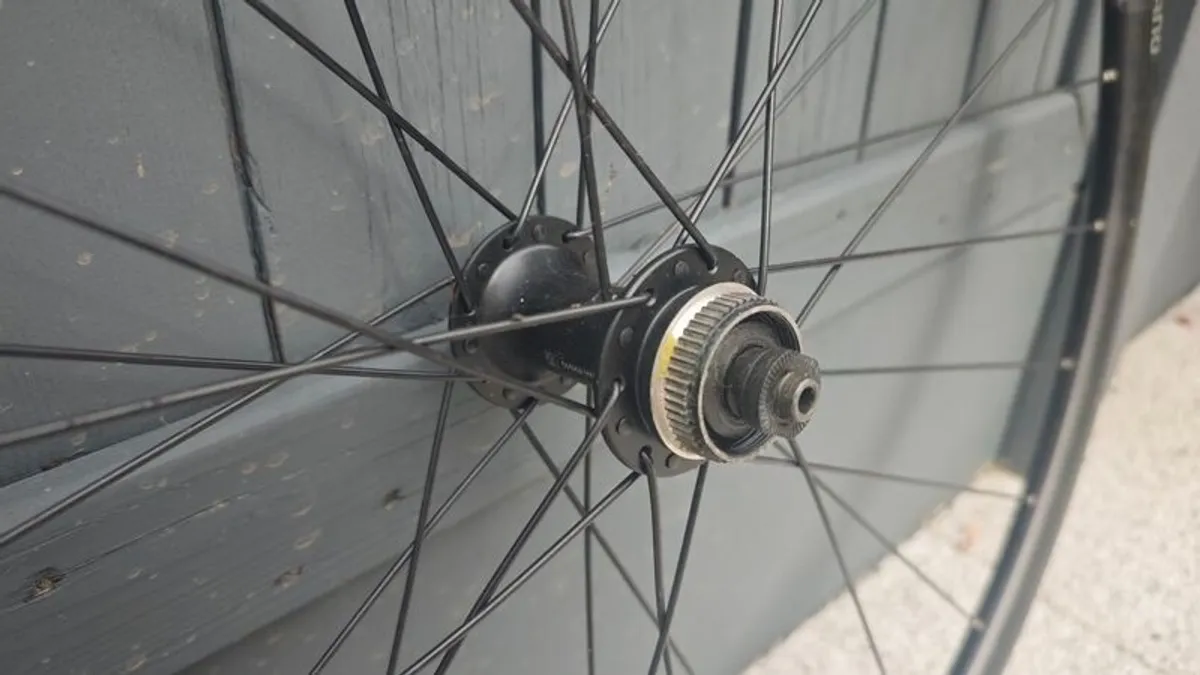 Shimano WH-RX010 - front wheel - Image 3