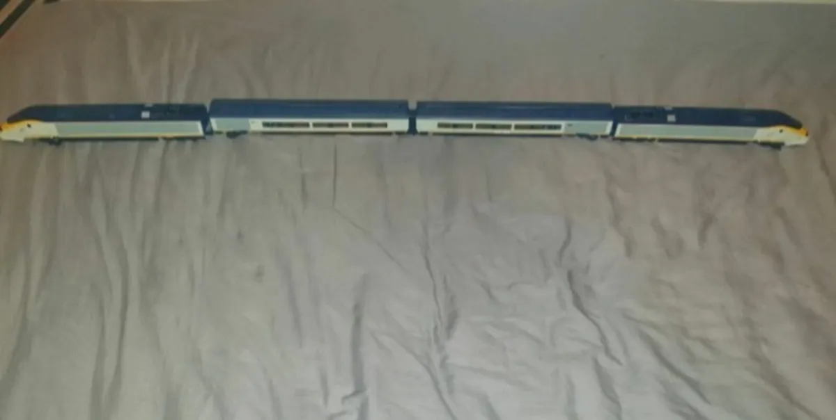 HORNBY TRAIN 00 GAUGE EUROSTR CLASS 2030 - Image 2