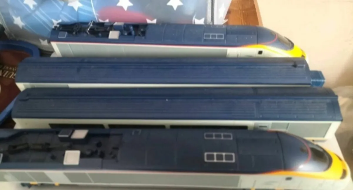 HORNBY TRAIN 00 GAUGE EUROSTR CLASS 2030 - Image 3