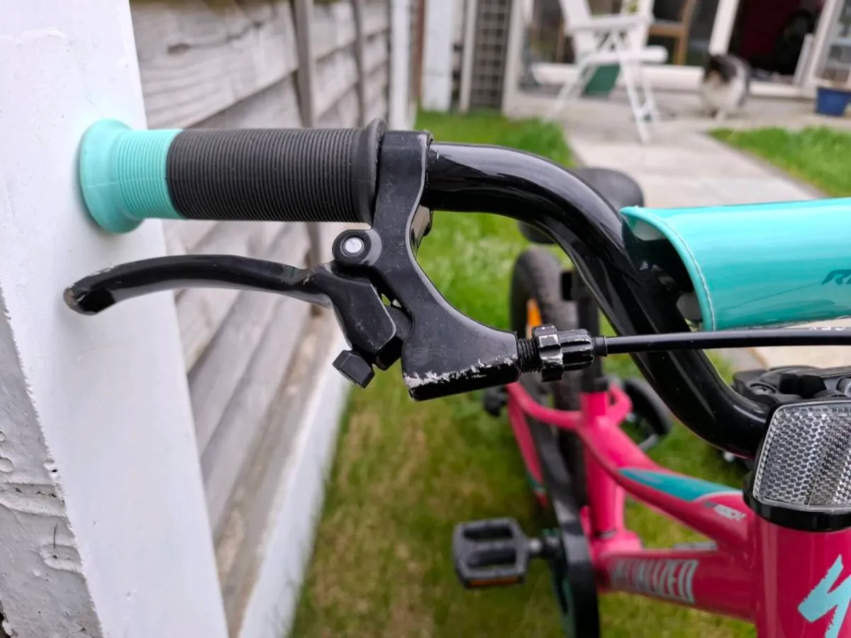 16 inches Specialized Riprock girls bike - Image 3