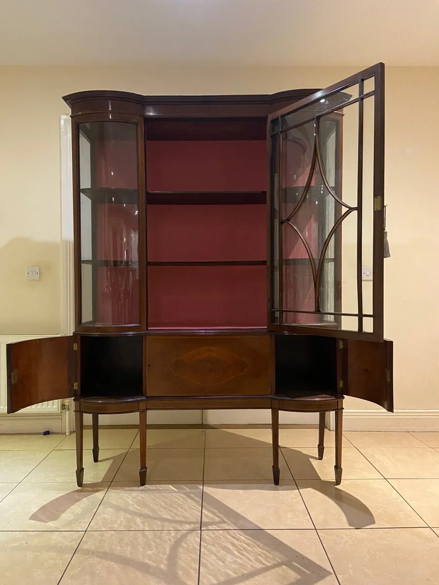 Edwardian kidney shaped display cabinet - Image 4