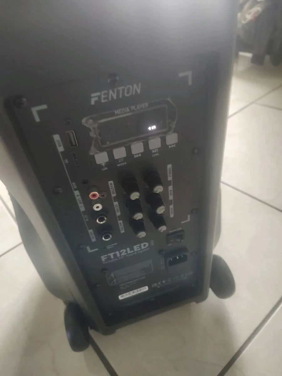 FENTON FT 12 inch LED party box - Image 3