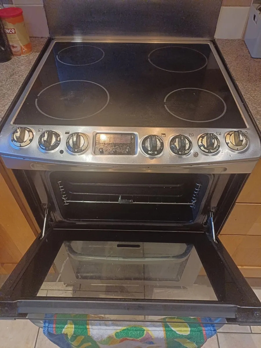 Cheap used kitchen with appliances - Image 3