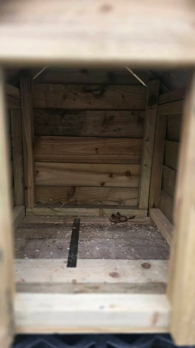 Dog Kennel Medium Size Heavy Duty - Image 4