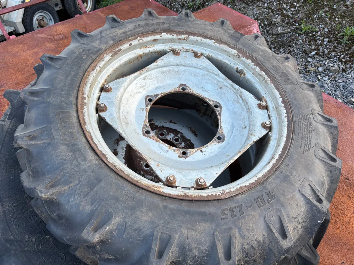 Rims & tyres came off Massey Ferguson 398 - Image 3