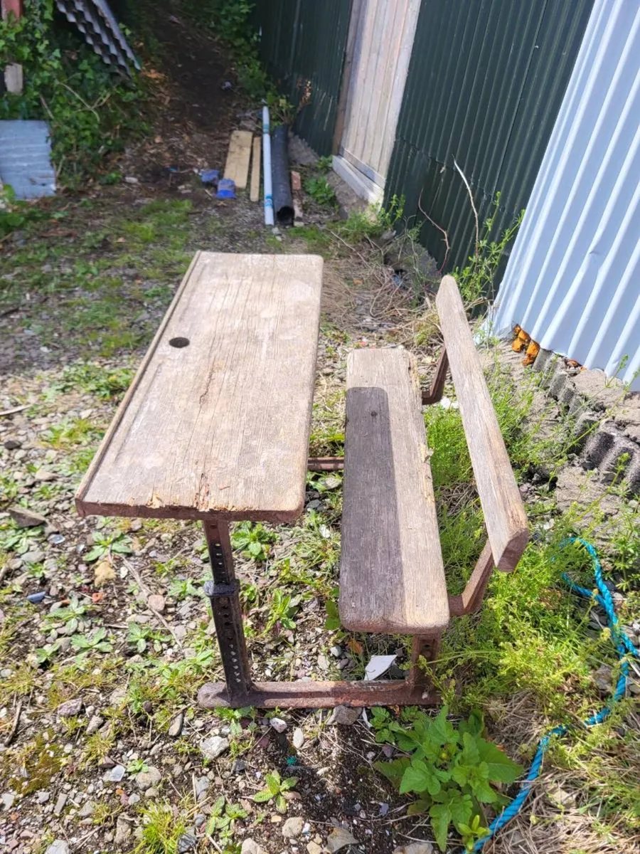 Old school bench - Image 1