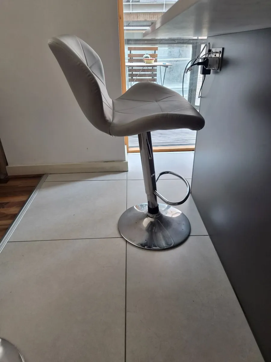 Bar stools - Image 3