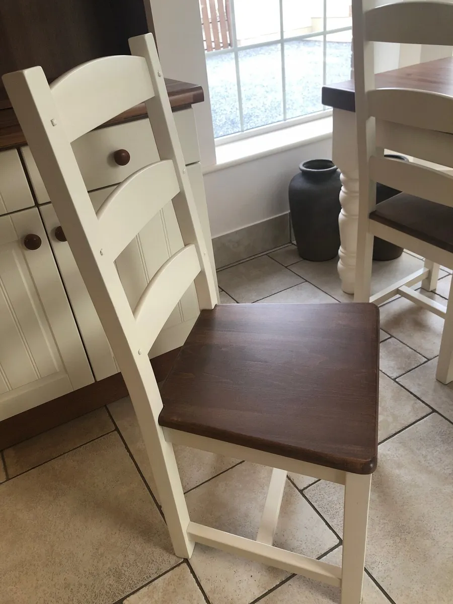 Dining table with 6 chairs and dresser - Image 4