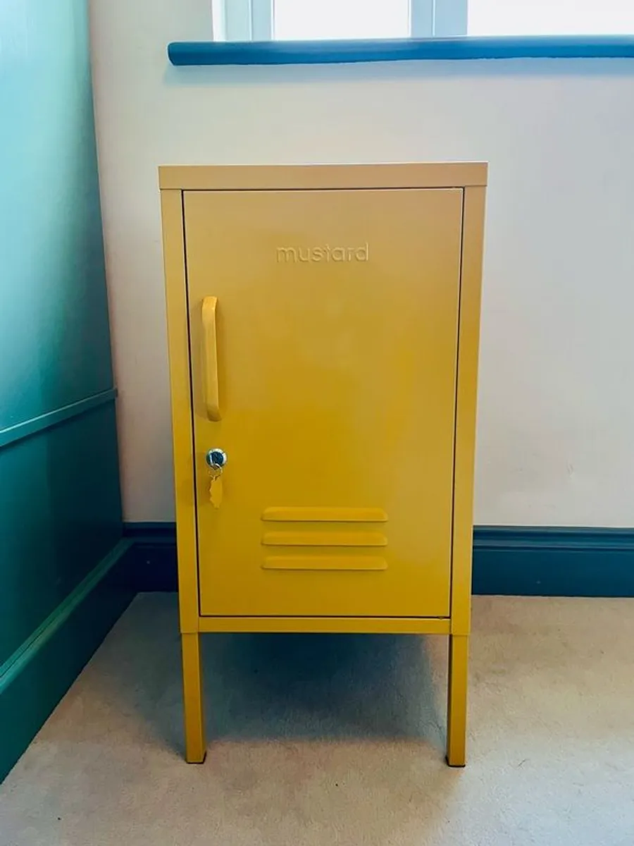 locker - Image 1