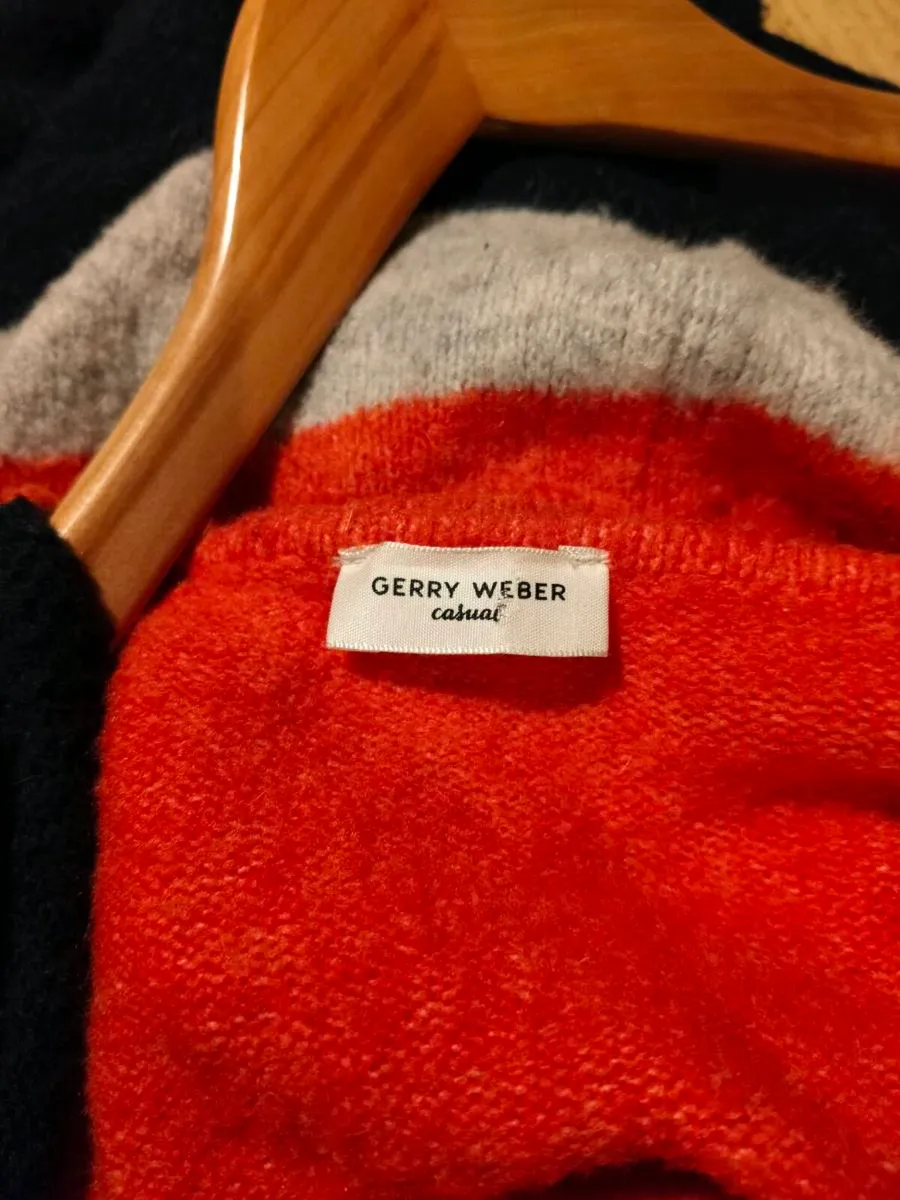 Gerry Weber color-blocked poncho or knit wrap, red - Image 3
