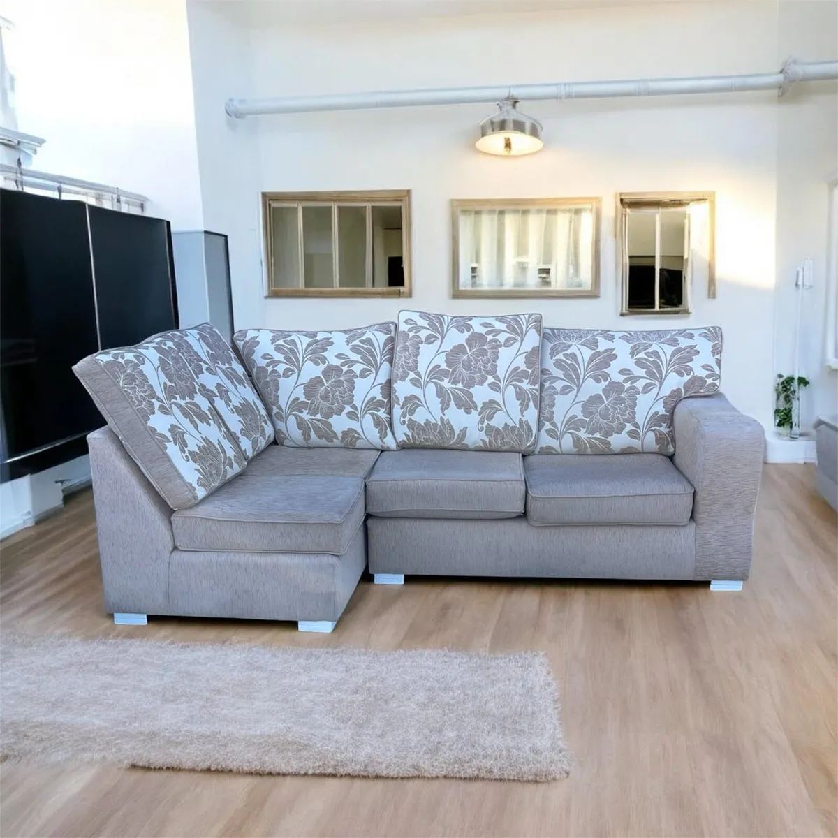 Beautiful corner sofa - Image 1