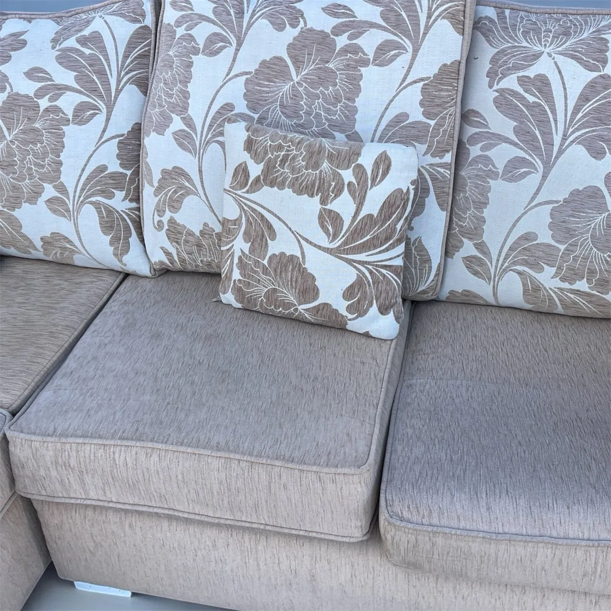 Beautiful corner sofa - Image 2