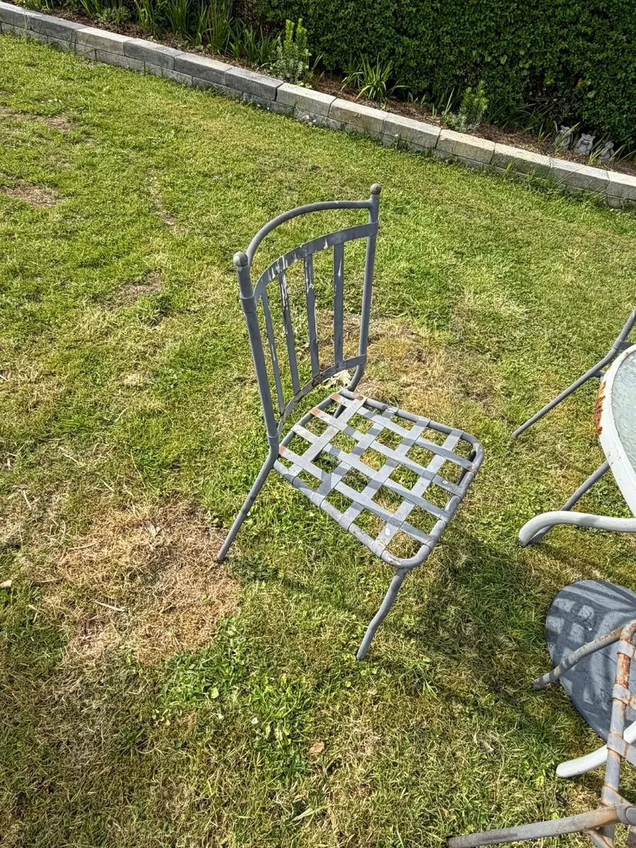Garden table and chair - Image 3