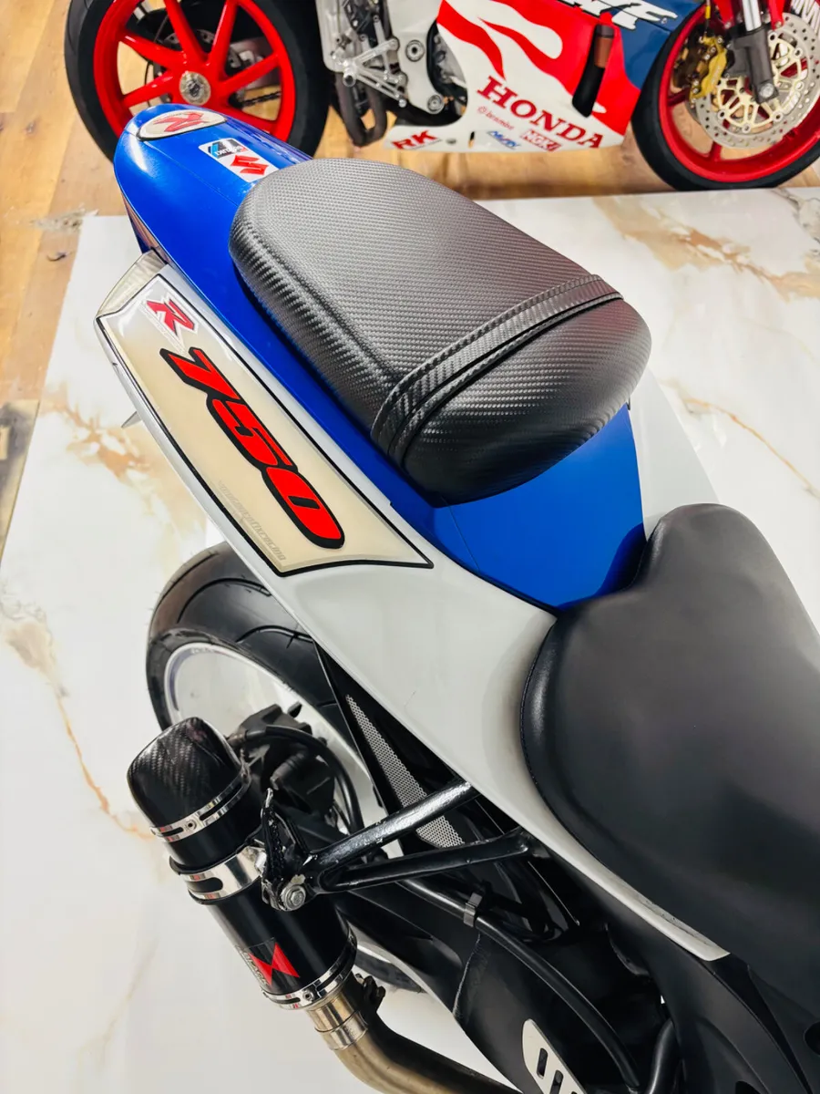Suzuki GSX-R  750 k7 2007 - Image 4
