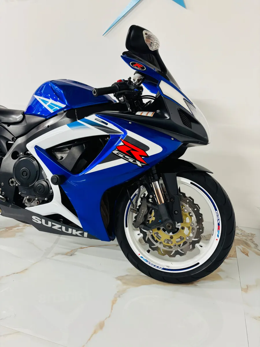Suzuki GSX-R  750 k7 2007 - Image 2