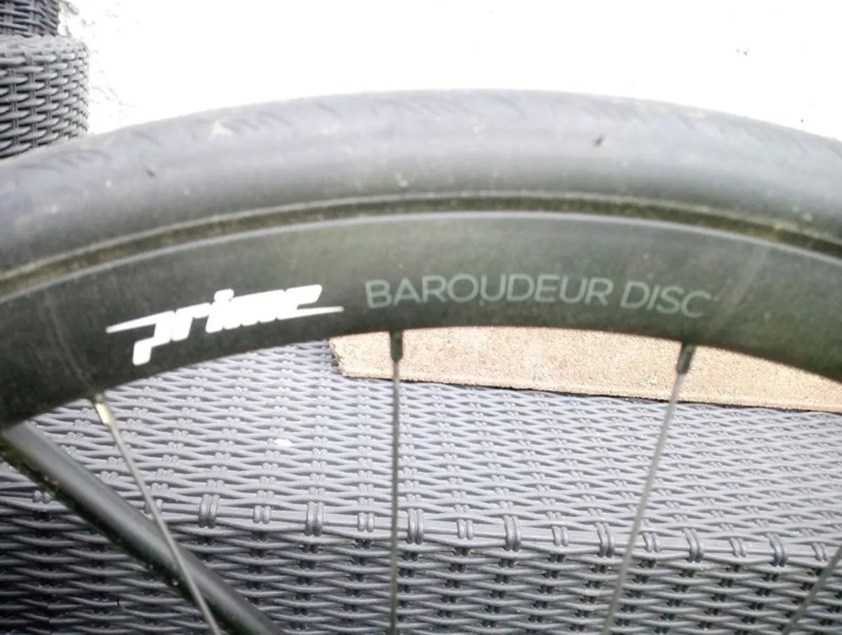 Carbon Road Bike - Image 2
