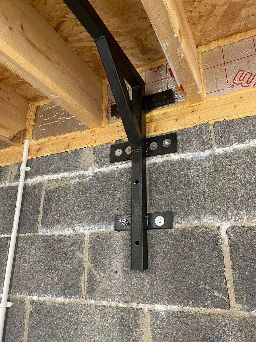 Premium boxing bag and bracket - Image 2