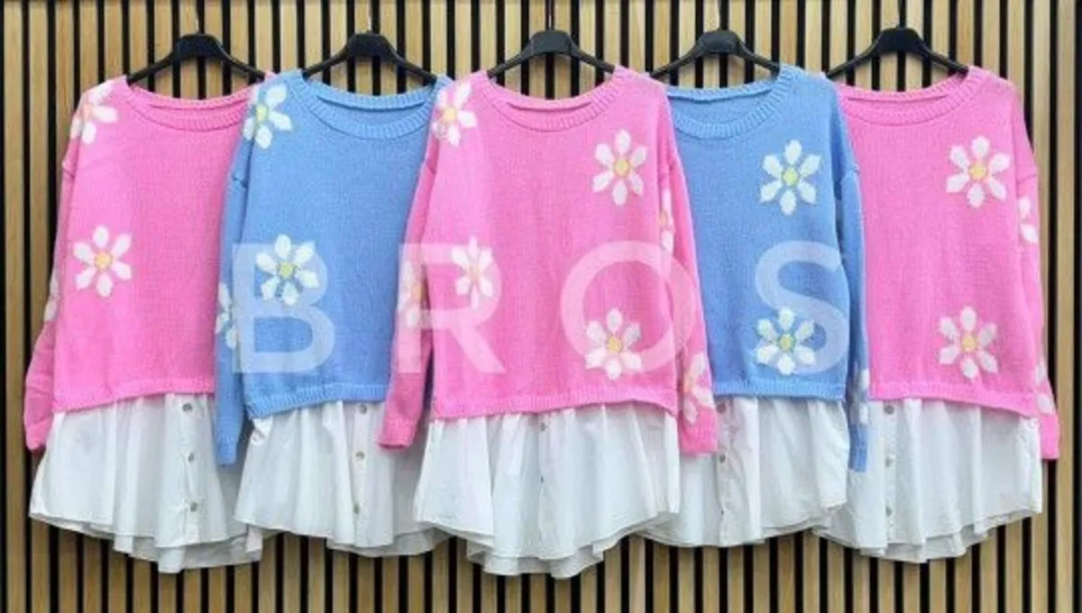 Women's pink floral sweater size uni - Image 2