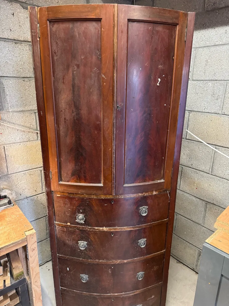 Antique cupboard - Image 1