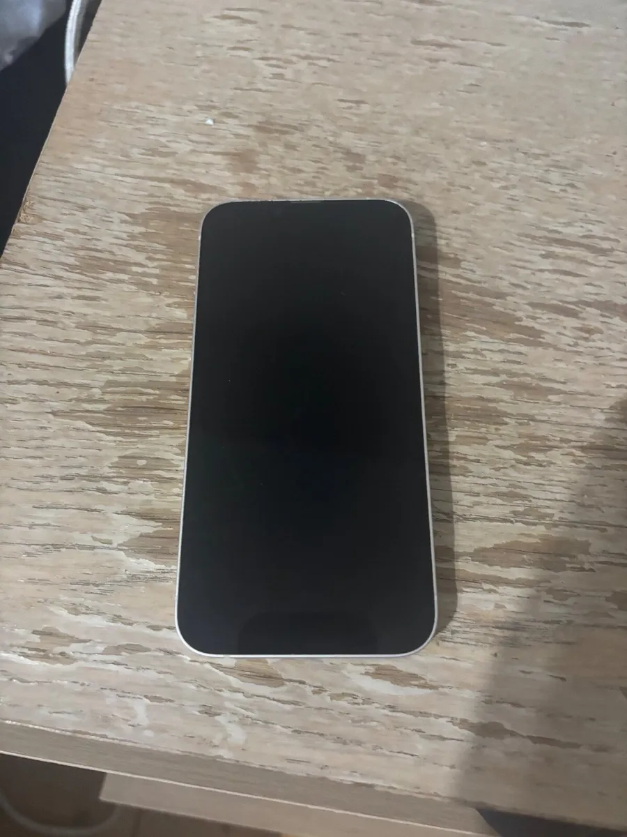 iPhone 14 - Image 3