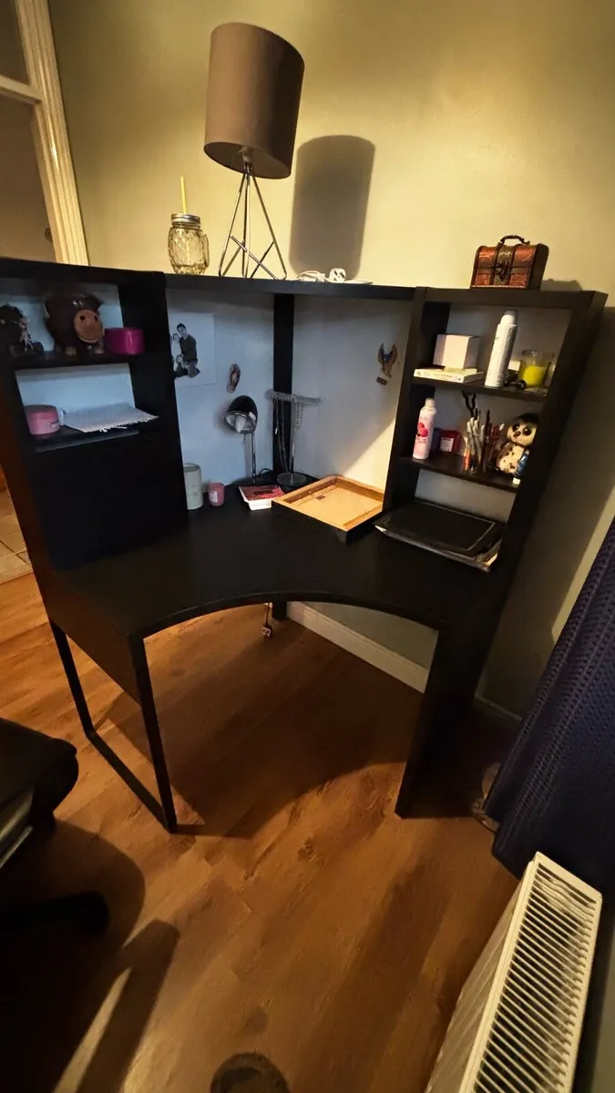 Office Table - Image 1