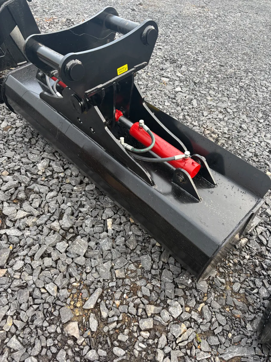 Unused McCleary 65mm pin 6ft tilt bucket - Image 3
