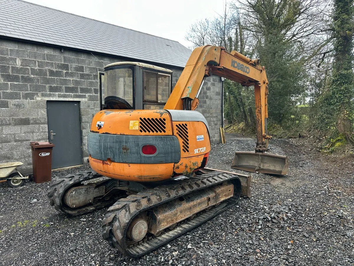 8 ton Digger - Image 3