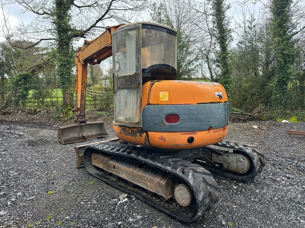 8 ton Digger - Image 4