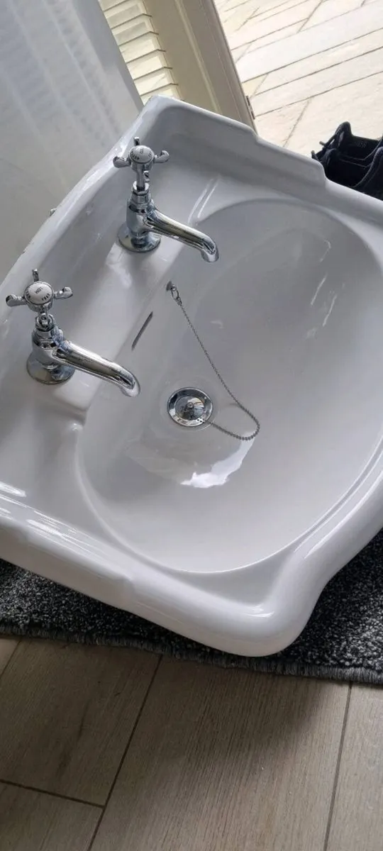 Victorian Style Wash Hand Basin - Image 4