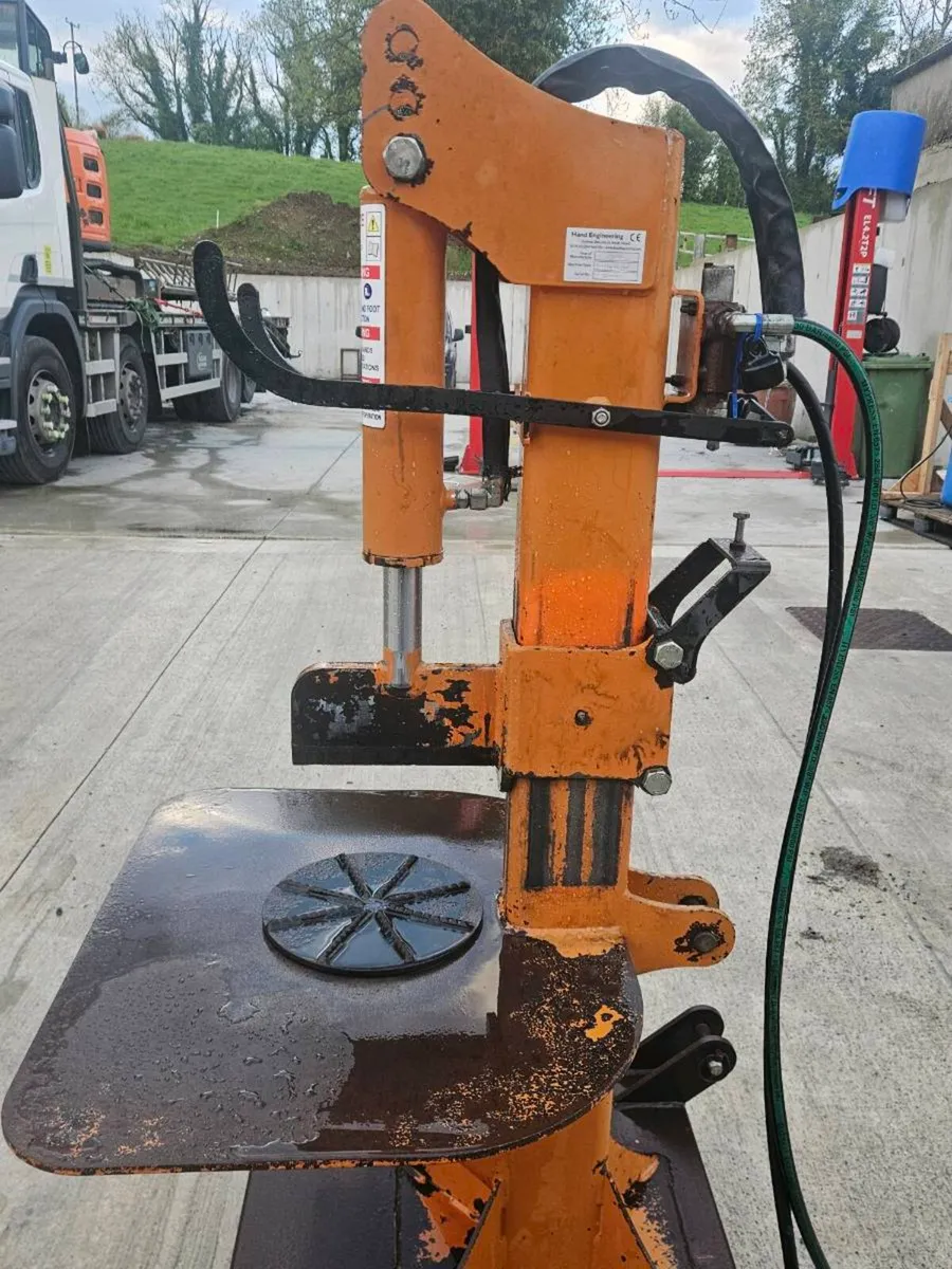 Hand Engineering Log Splitter - Image 1