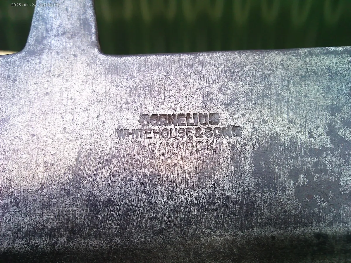 Axe - Image 4