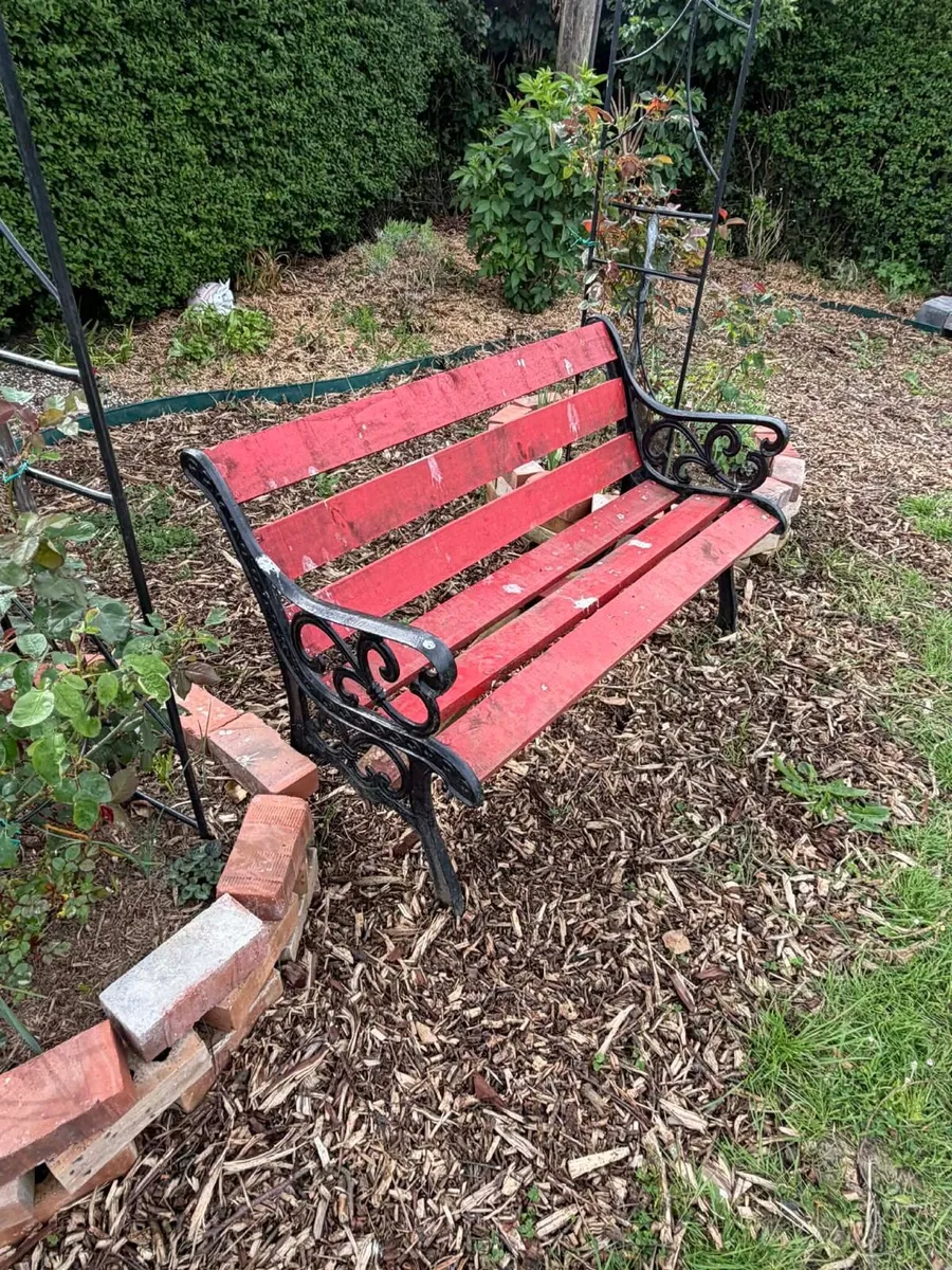 Cast iron garden bench - Image 1